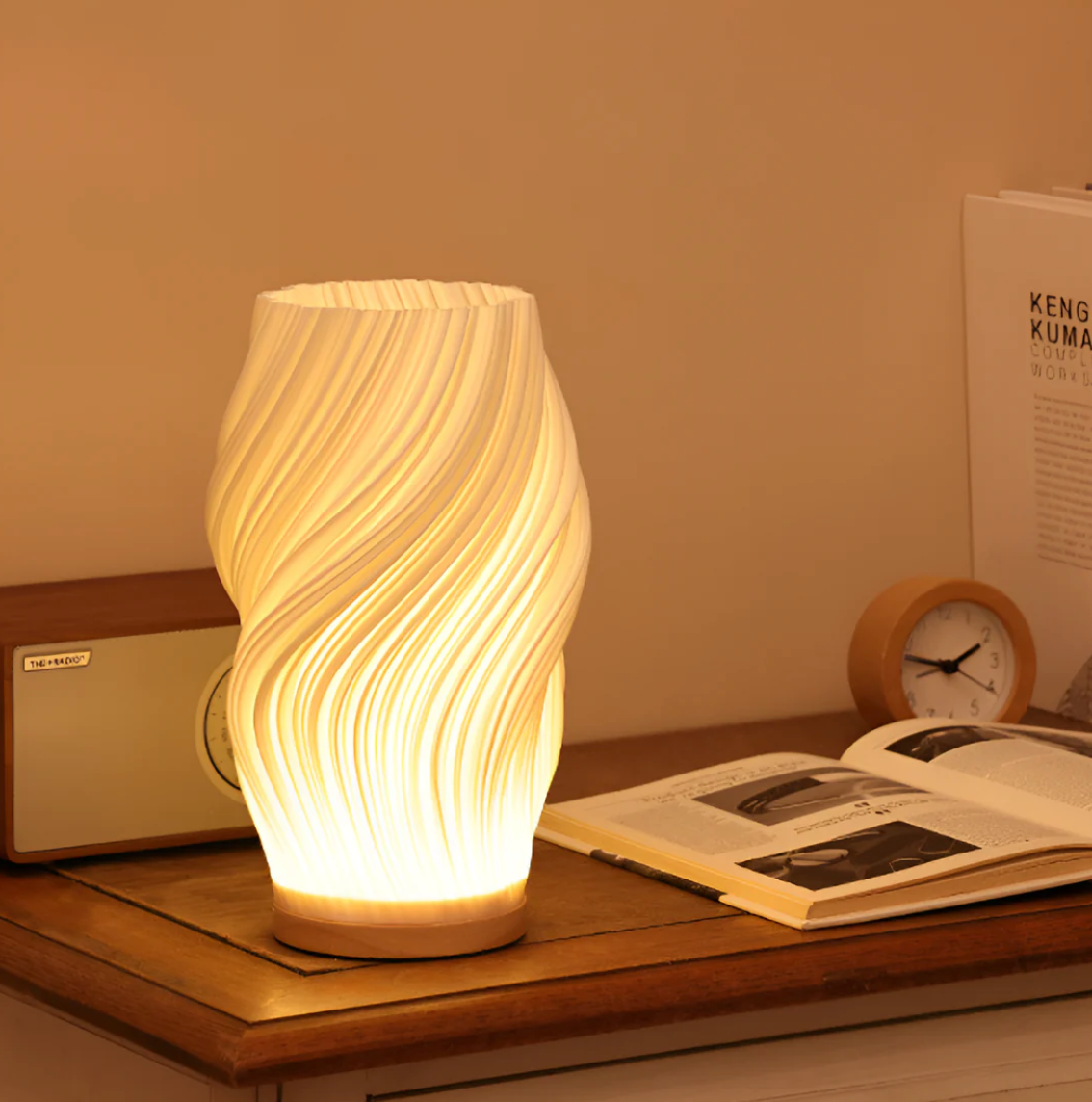 Elegant Wave Design Table Lamp for Cozy Spaces