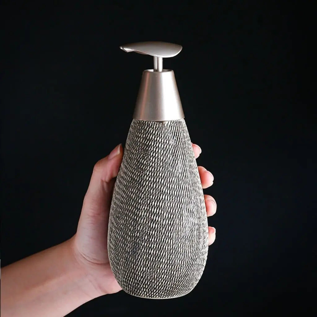 Elegant Ceramic Lotion Dispenser – Retro Style for Modern Spaces