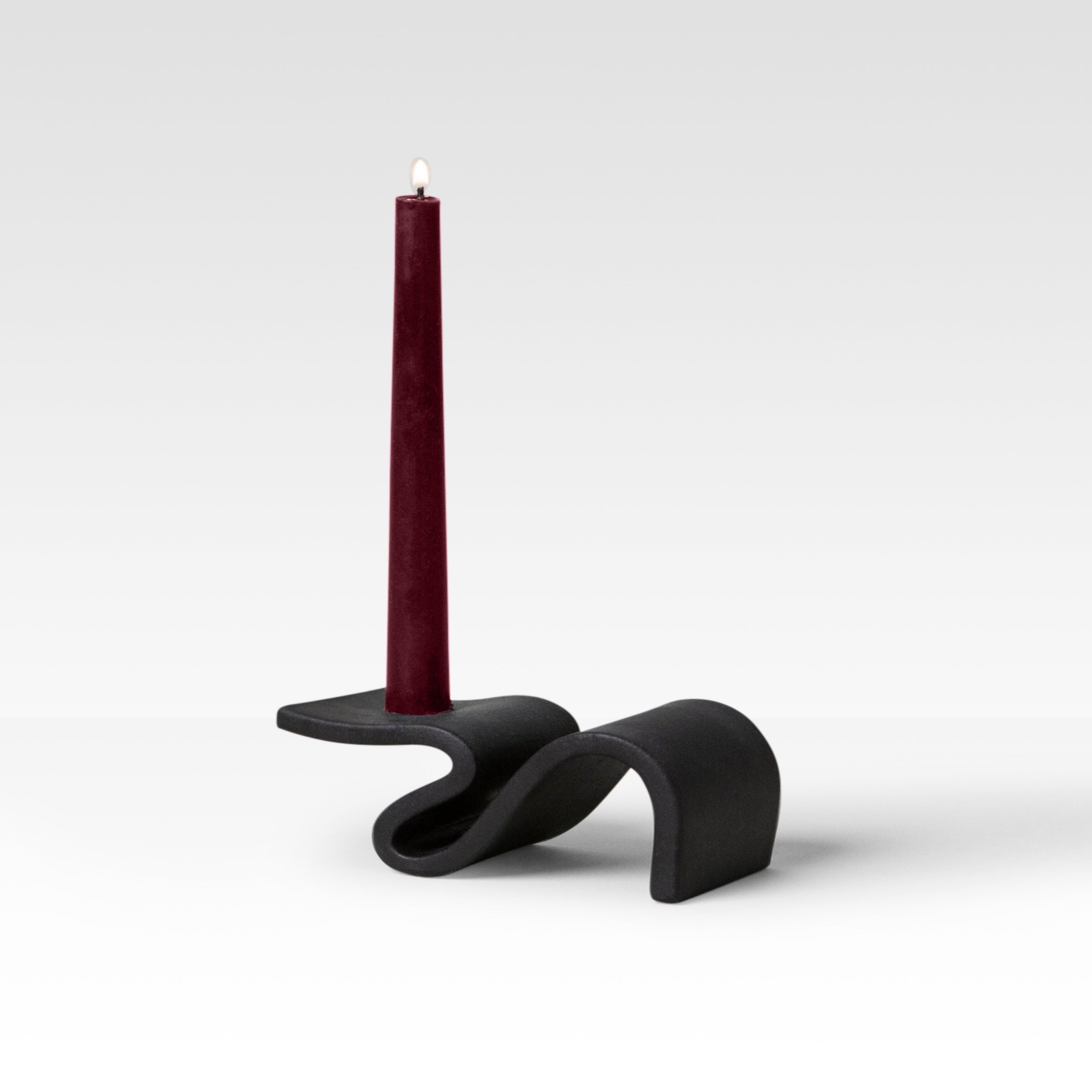 16th Century Style Black Candle Holder – Timeless Design for Warm Ambiance