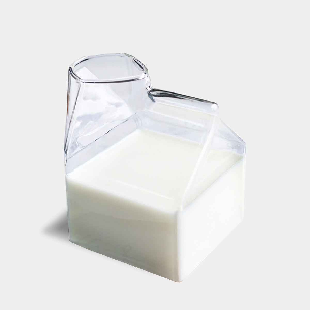 Sleek Borosilicate Glass Pitcher for Effortless Serving