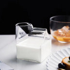 Sleek Borosilicate Glass Pitcher for Effortless Serving