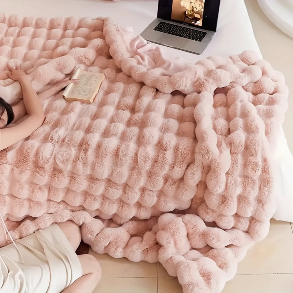 Cozy Plush Faux Fur Throw Blanket for Sofa and Bed