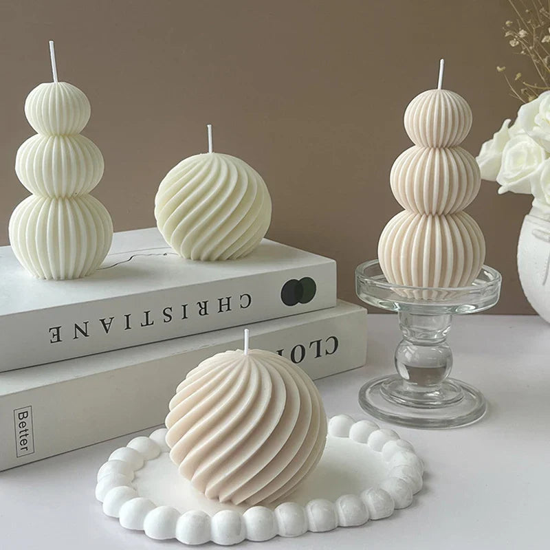 Stylish Aromatherapy Candle with Geometric Wave Pattern – Paraffin Wax for Home and Events