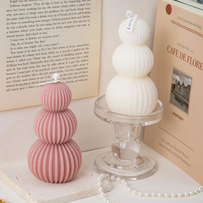 Stylish Aromatherapy Candle with Geometric Wave Pattern – Paraffin Wax for Home and Events