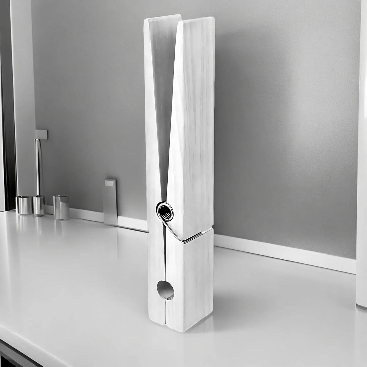 ElegantGrip - Extra-Large Towel Clip for Stylish Storage