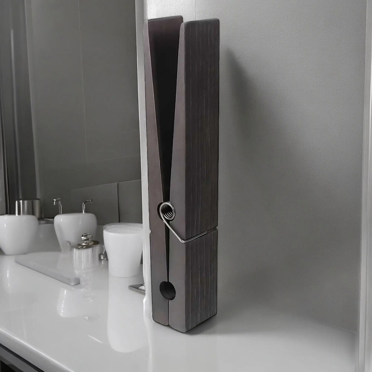 ElegantGrip - Extra-Large Towel Clip for Stylish Storage