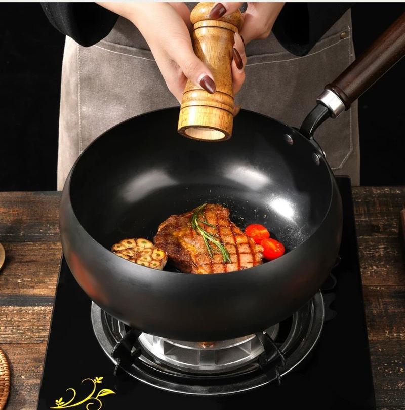 Stalwart Cast Iron Deep Frying Pan with Lid for Versatile Cooking