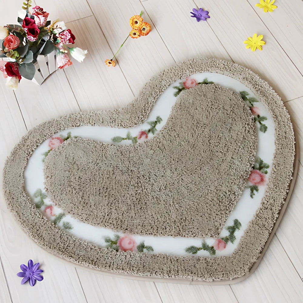 Heart-Shaped Soft Microfiber Bath Mat with Non-Slip Feature