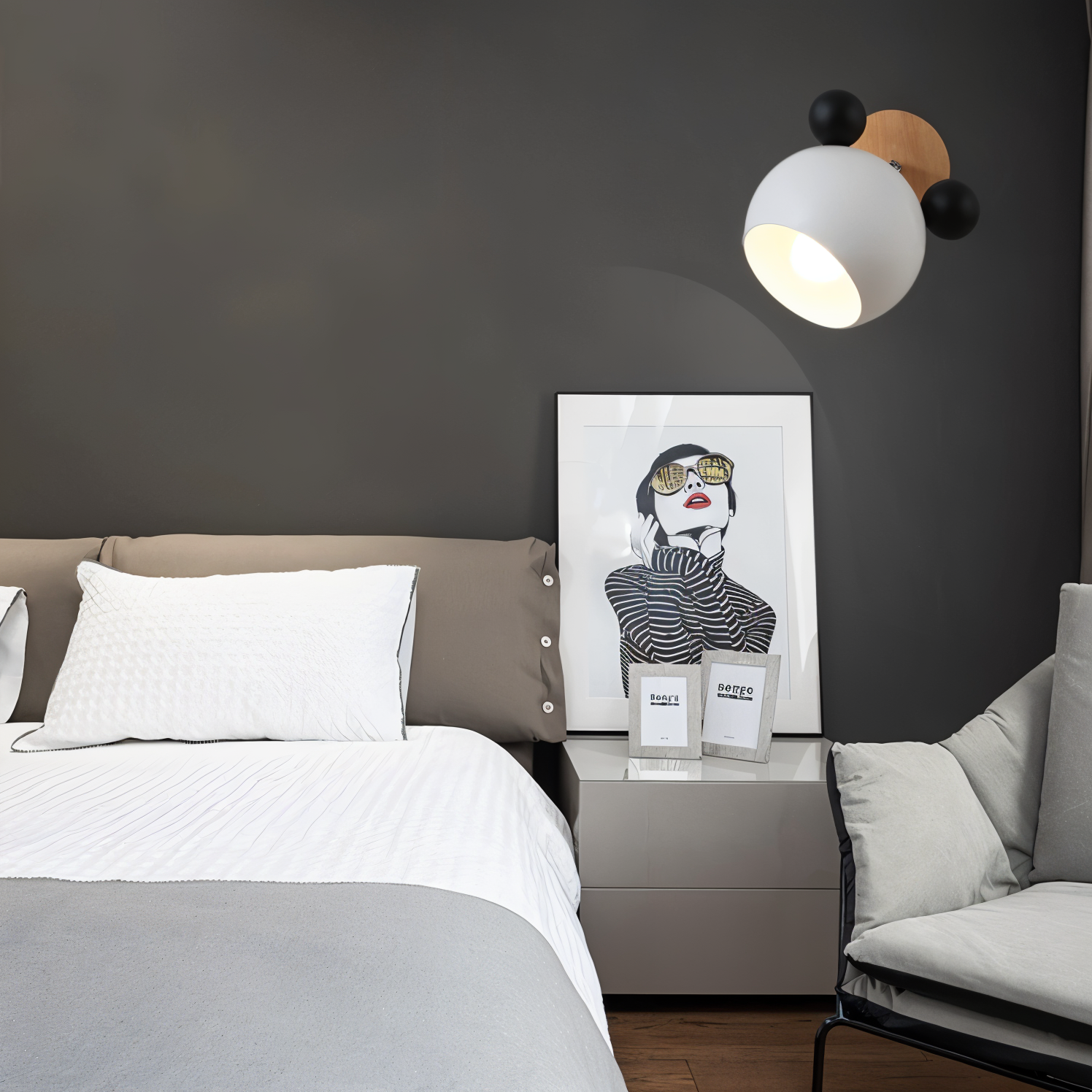 Modern Wall Lamp with Playful Design – FlashMouse Style