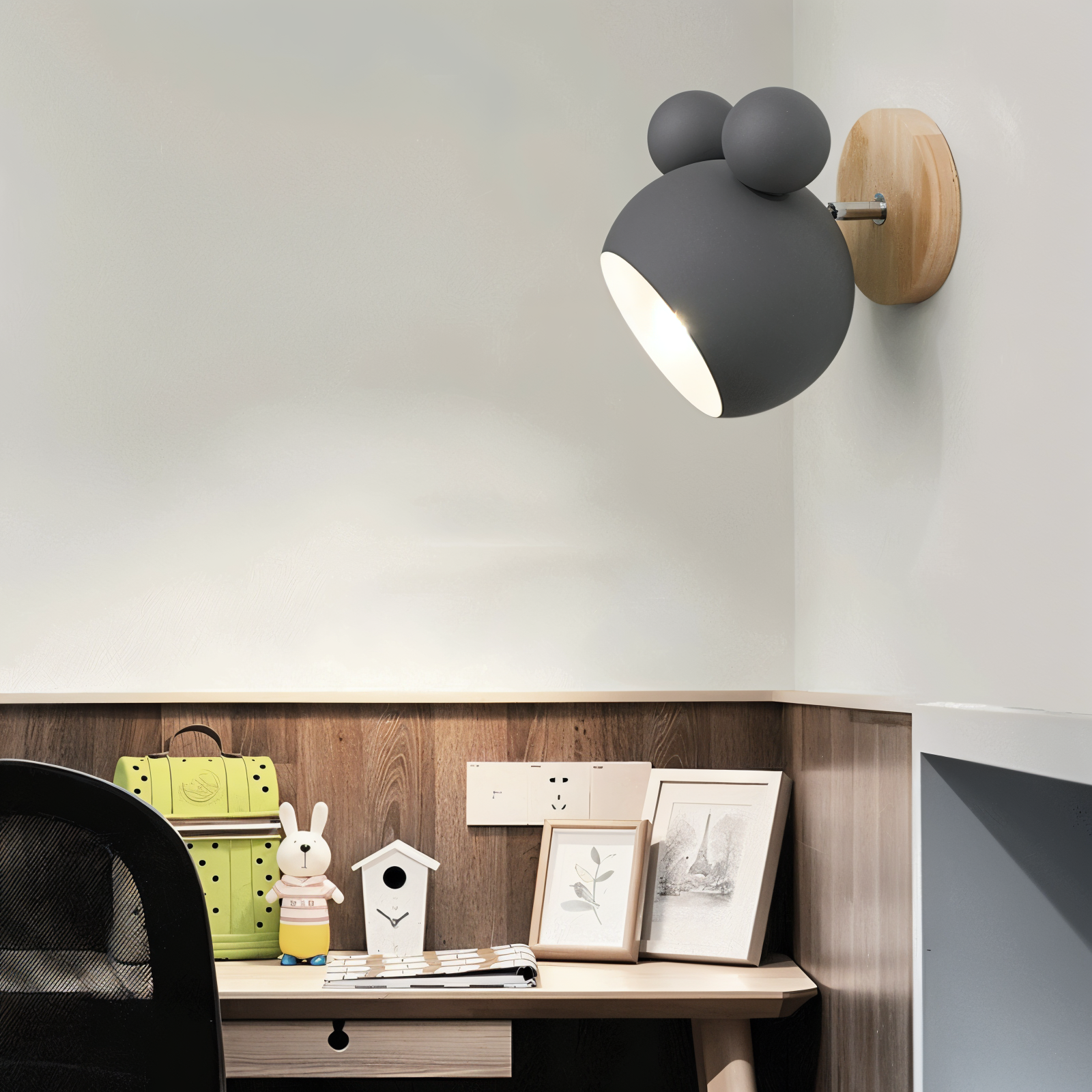 Modern Wall Lamp with Playful Design – FlashMouse Style