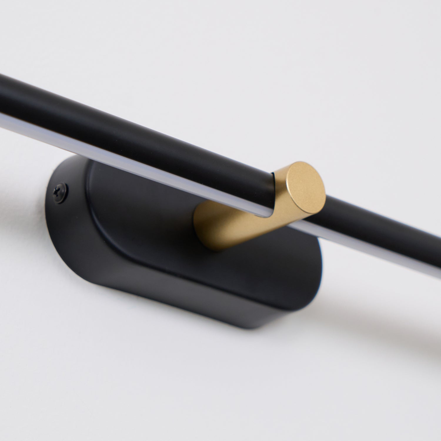 Minimalist Slim Wall Lamp with Modern Linear Style