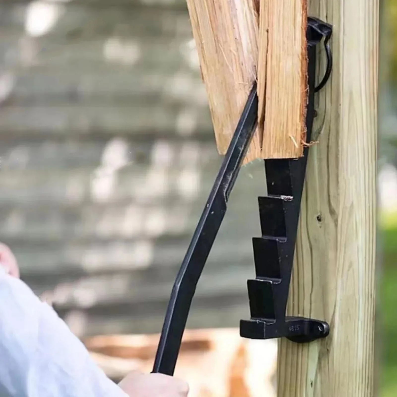 Wall-Mounted Kindling Splitter – High Carbon Steel Firewood Cutter