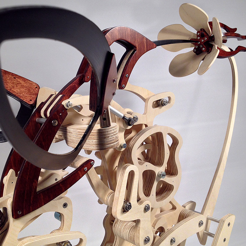 Handcrafted Wooden Hummingbird Sculpture – Dynamic Motion Art for Home