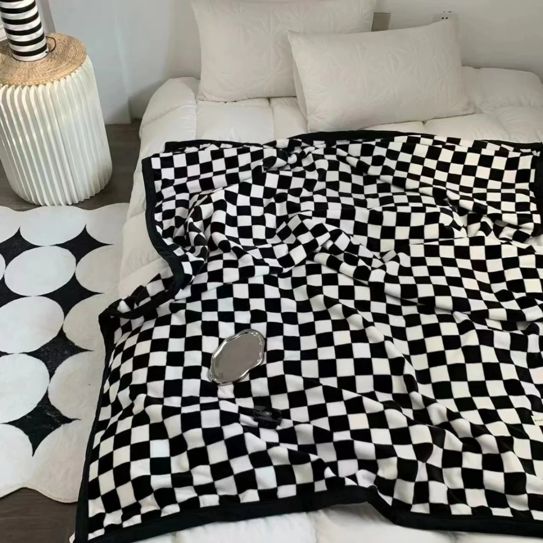 Soft Flannel Plaid Throw Blanket for Cozy Sofa and Bedroom Use