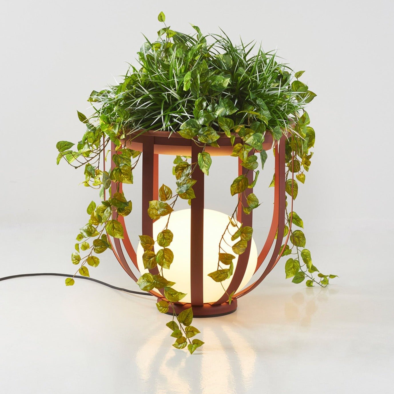 Outdoor Lamp Table with Metal Frame and Round Planter