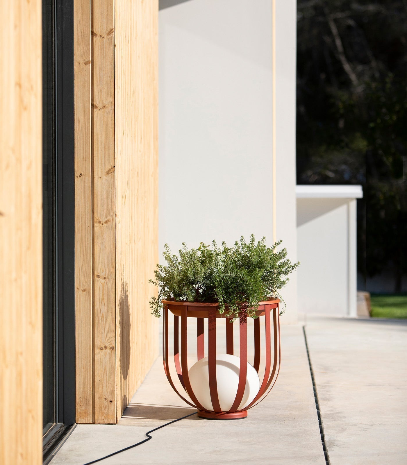Outdoor Lamp Table with Metal Frame and Round Planter