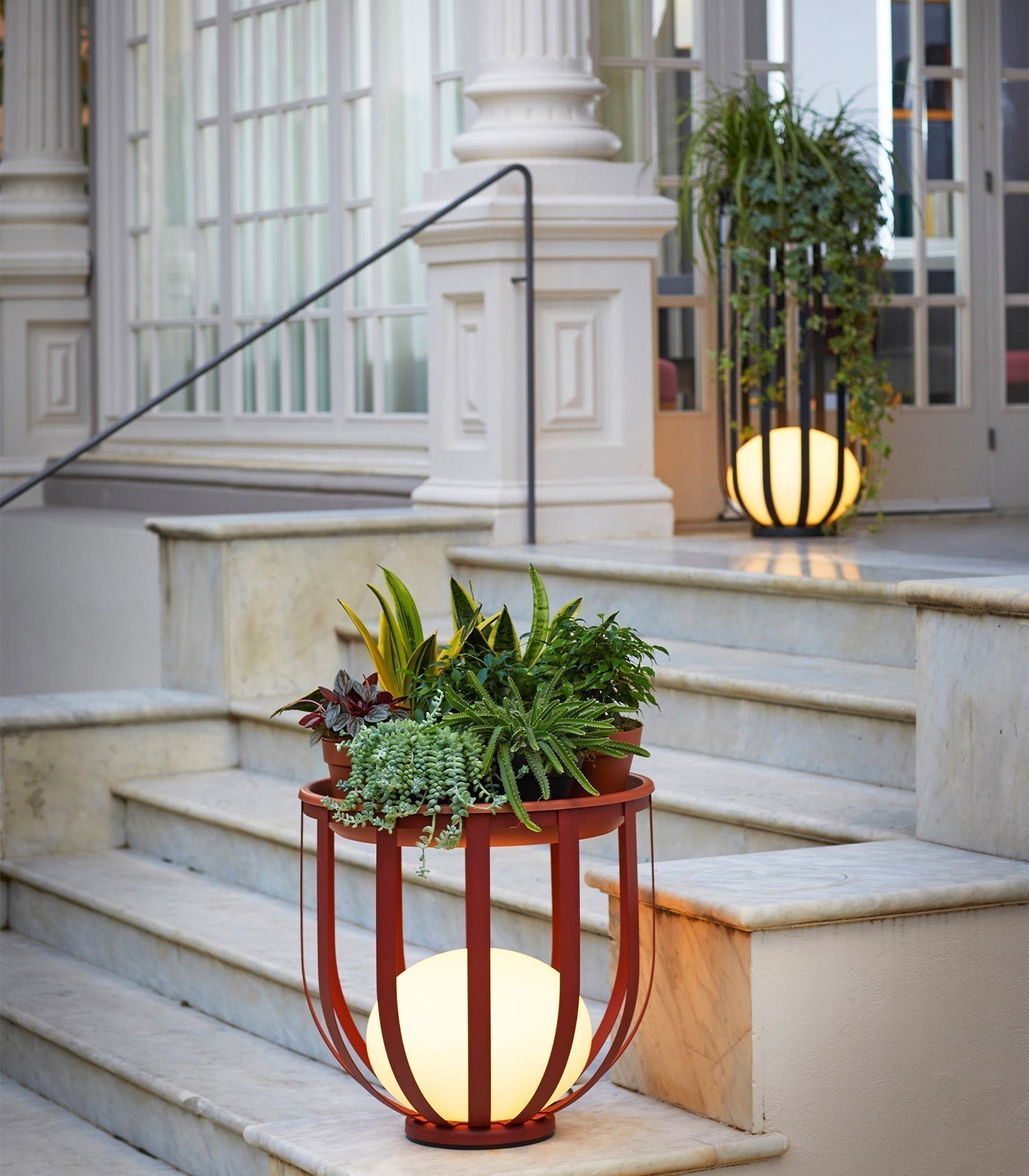 Outdoor Lamp Table with Metal Frame and Round Planter