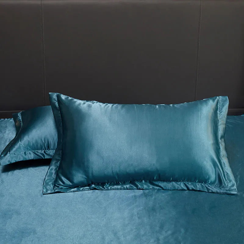 Aqua Dream Satin Bedding Set for Ultimate Comfort