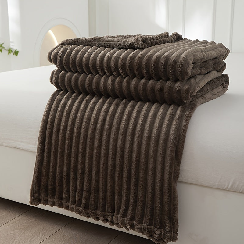 Soft Plush Ribbed Blanket – Cozy and Chic for Sofa or Bed