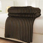 Soft Plush Ribbed Blanket – Cozy and Chic for Sofa or Bed