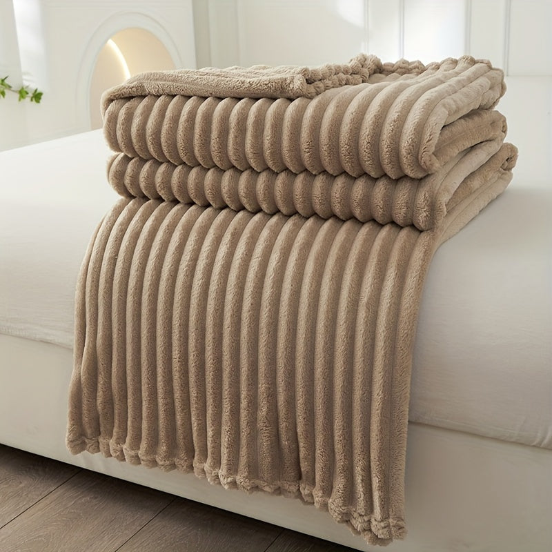 Soft Plush Ribbed Blanket – Cozy and Chic for Sofa or Bed