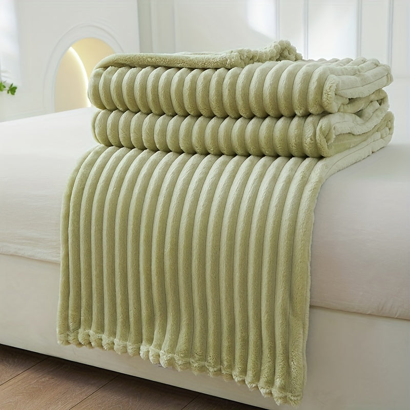 Soft Plush Ribbed Blanket – Cozy and Chic for Sofa or Bed
