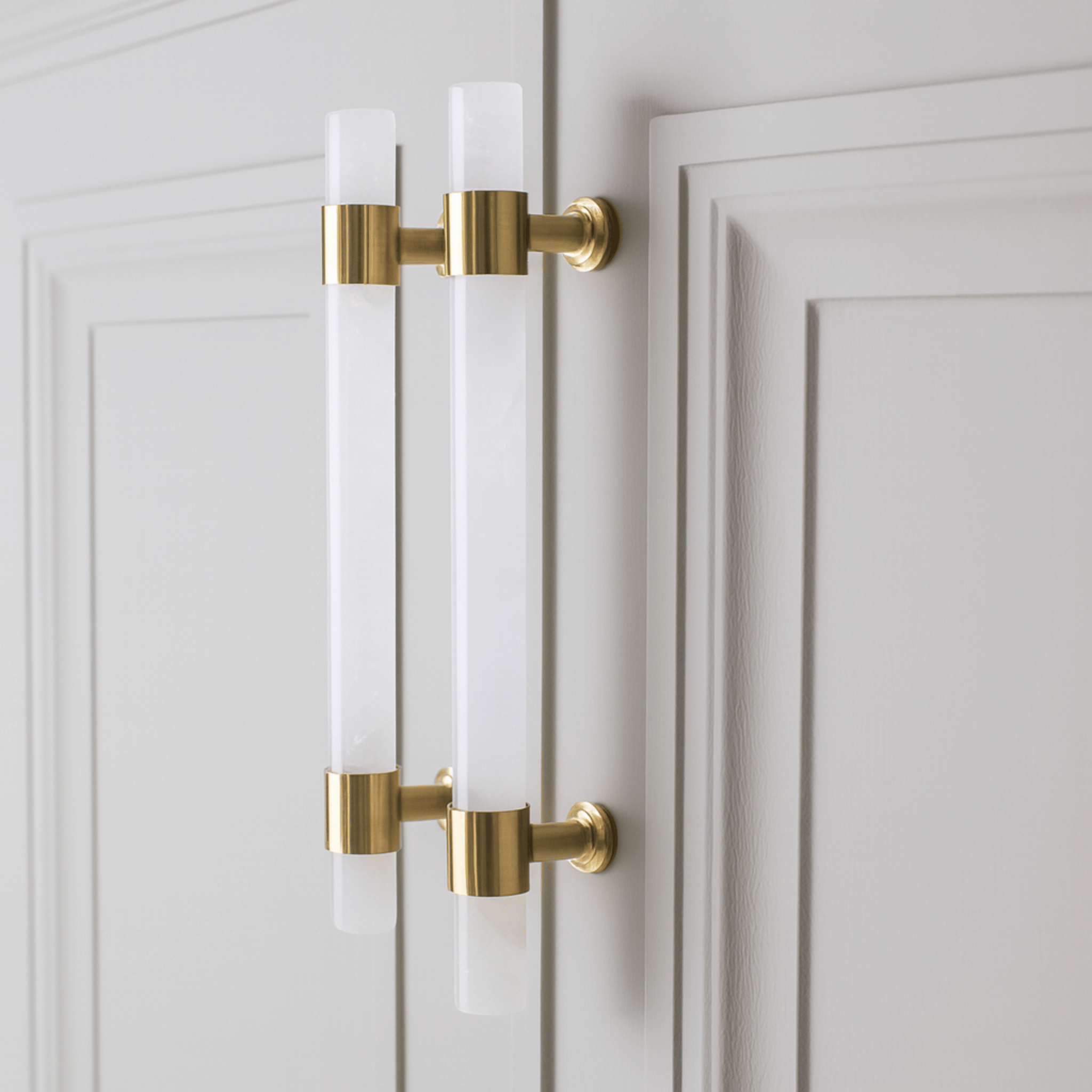 Elegant Stone and Brass Cabinet Pull