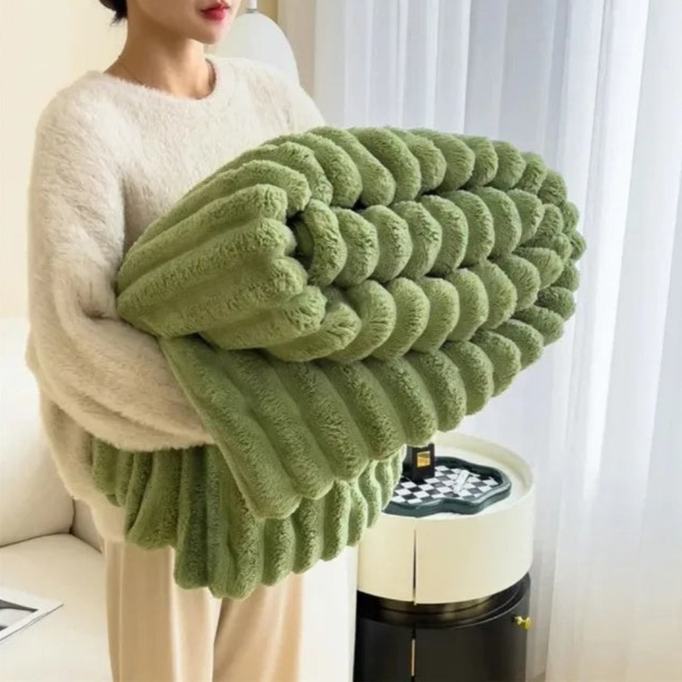 Ribbed Faux Fur Throw Blanket – Soft and Cozy Design