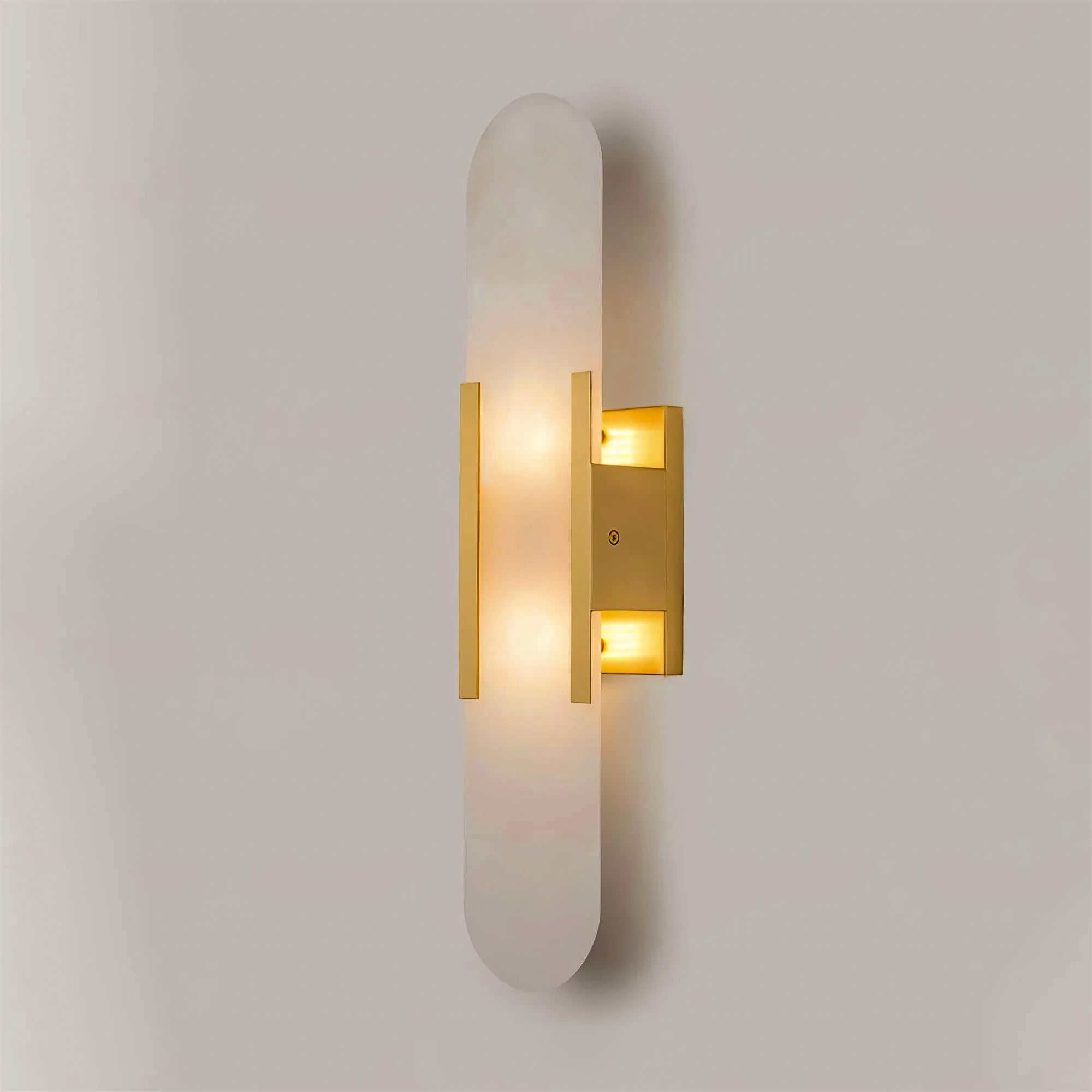 Handcrafted Alabaster Wall Light with Brass Details – Elegant Design