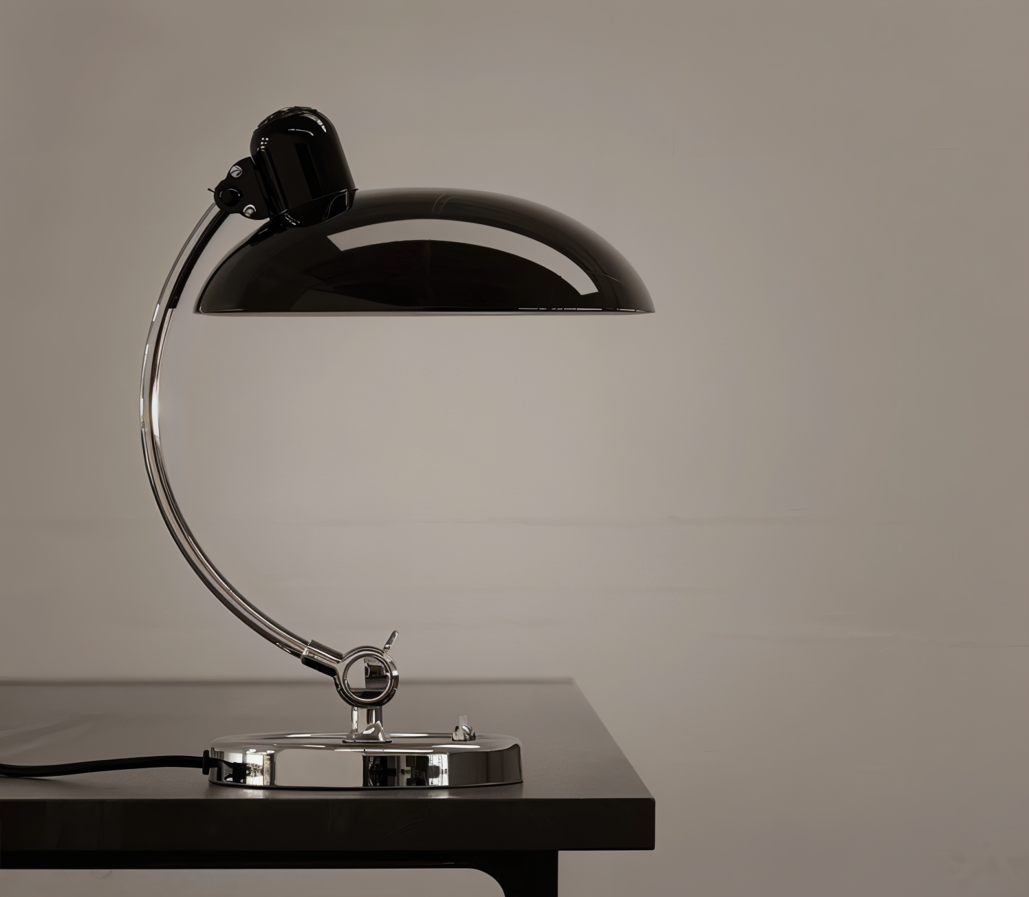Adjustable Dome Shade Metal Desk Light