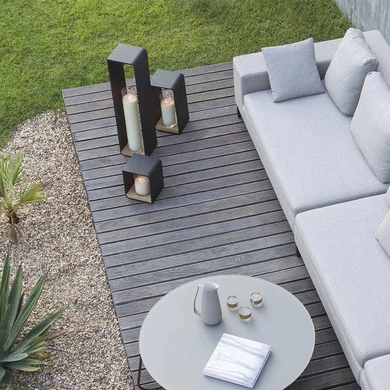 Sleek Solar-Powered Outdoor Light Fixture