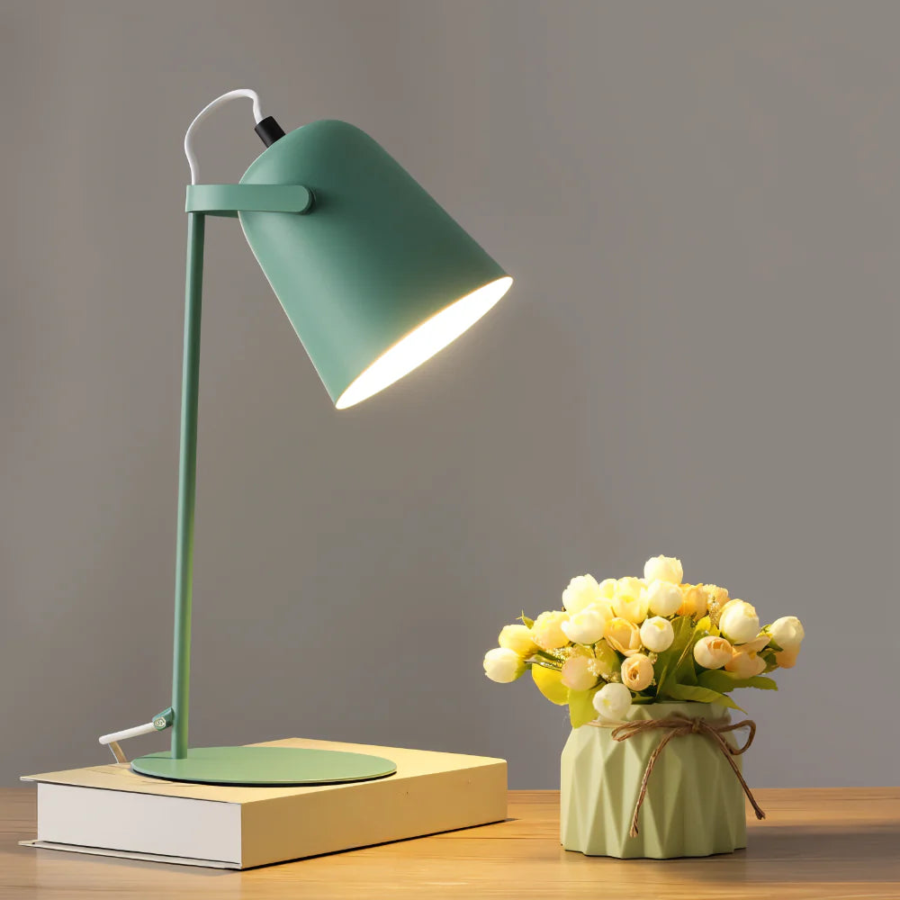 Adjustable Metal Desk Light with Rotating Shade