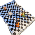 Moderniqa | Soft microfibre picnic blanket with checkered pattern 0