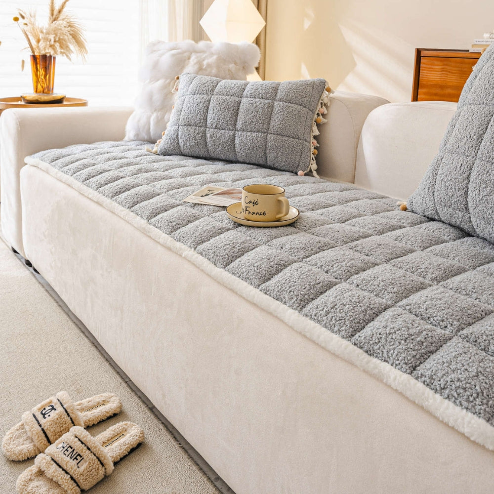 Plush Anti-Slip Blanket for Couch - Pet-Friendly Mosaic Cover