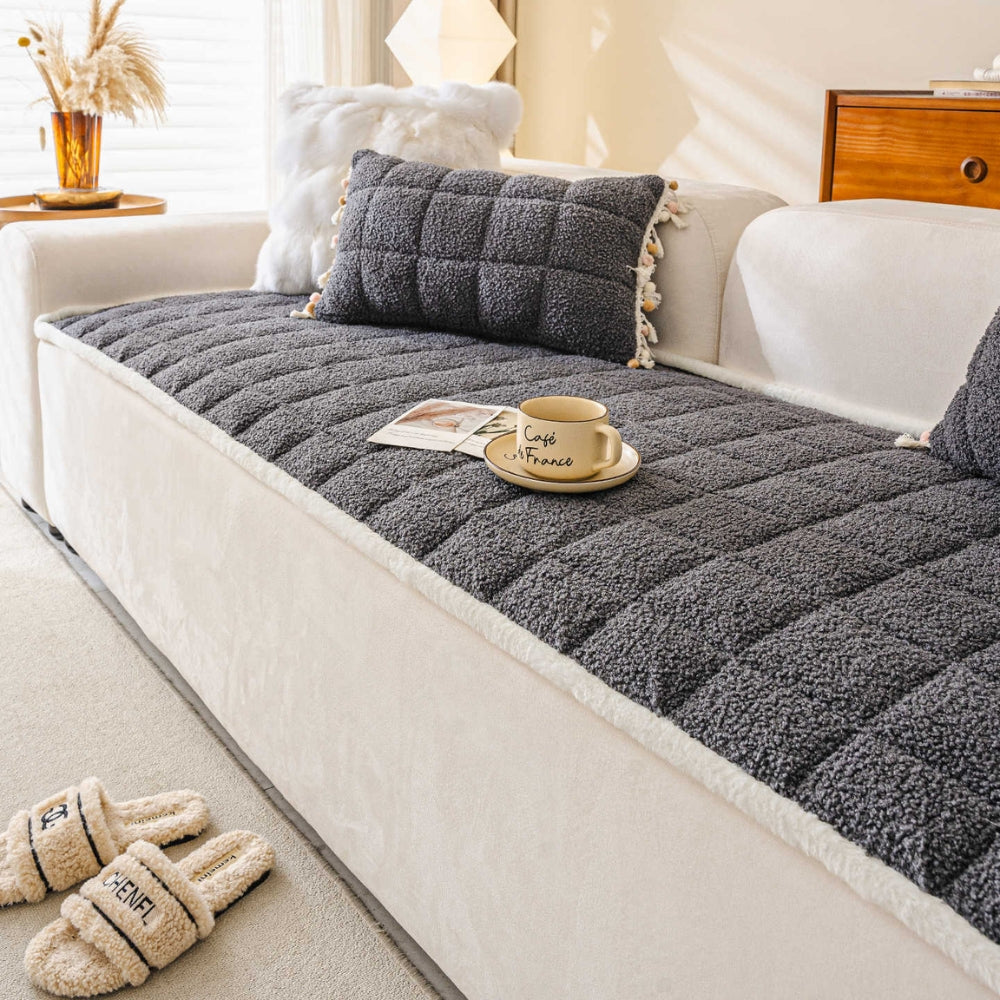 Plush Anti-Slip Blanket for Couch - Pet-Friendly Mosaic Cover