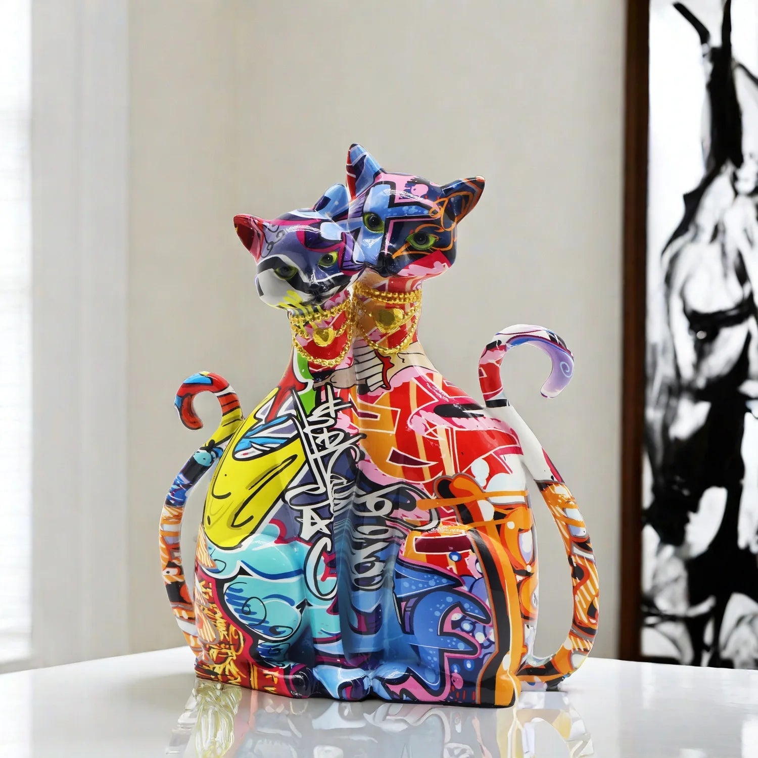 Elegant Cat Figurine – Detailed Home Decoration for Charm and Insight