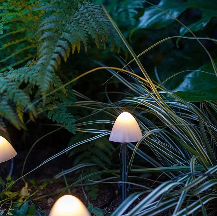 Multicolor LED Cap Solar Garden Mushroom Lights