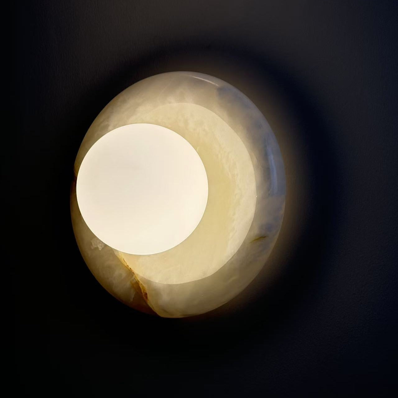 Elegant Indoor LED Wall Light Fixture - Modern Marble Sconce