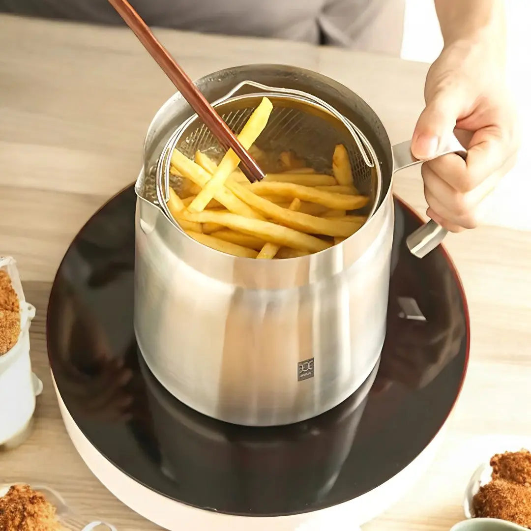 EcoChef Oil Saver Frying Pot & Strainer