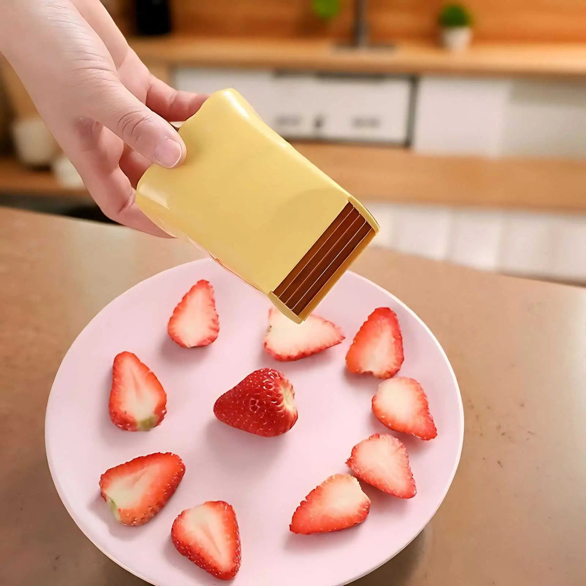 SlicePro - Versatile Kitchen Fruit Cutter