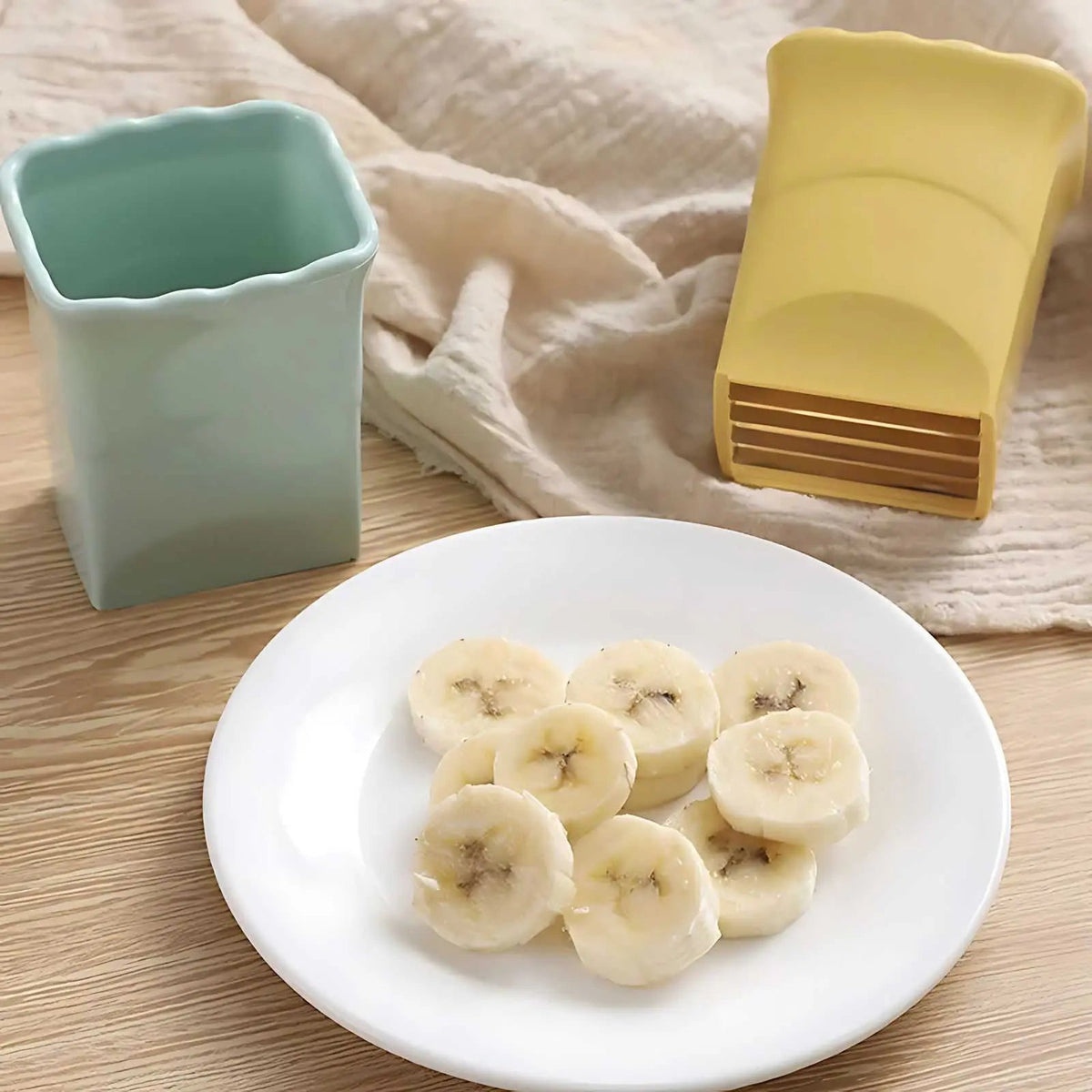 SlicePro - Versatile Kitchen Fruit Cutter