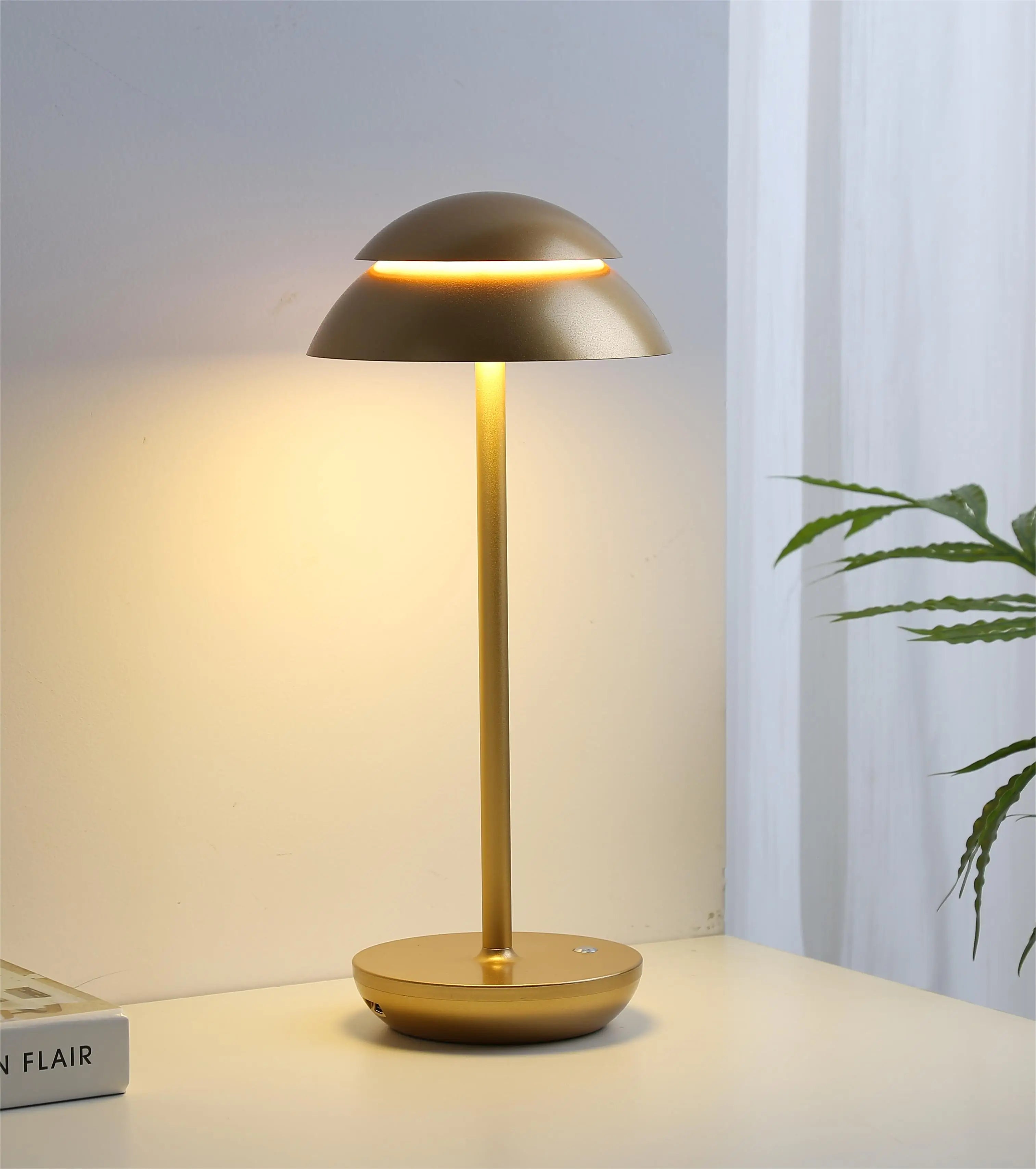 Modern Wireless Table Lamp – Rechargeable Design for Home Lighting
