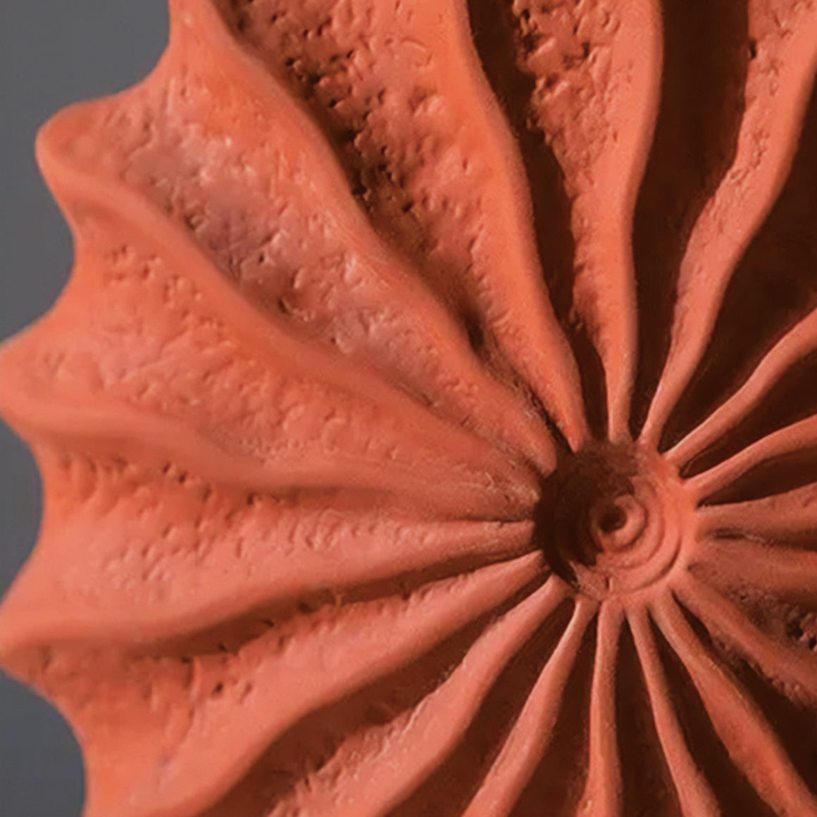 Elegance in Ceramic: A Stunning Countertop Vase