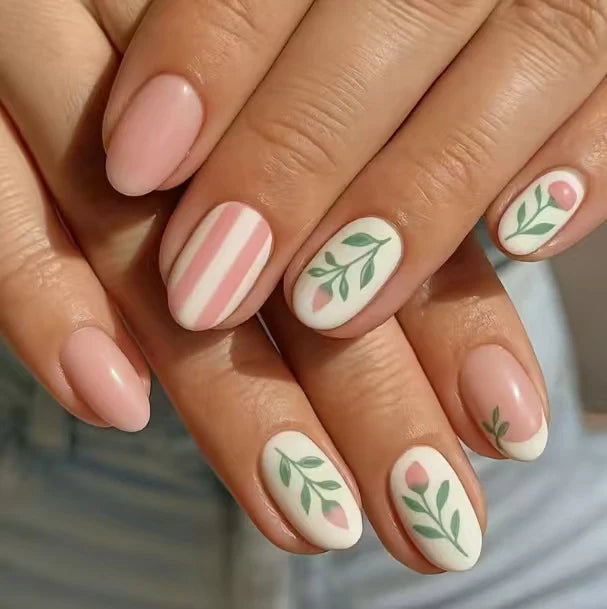 Acrylic Nail Set Floral Design Lavender 24 Piece