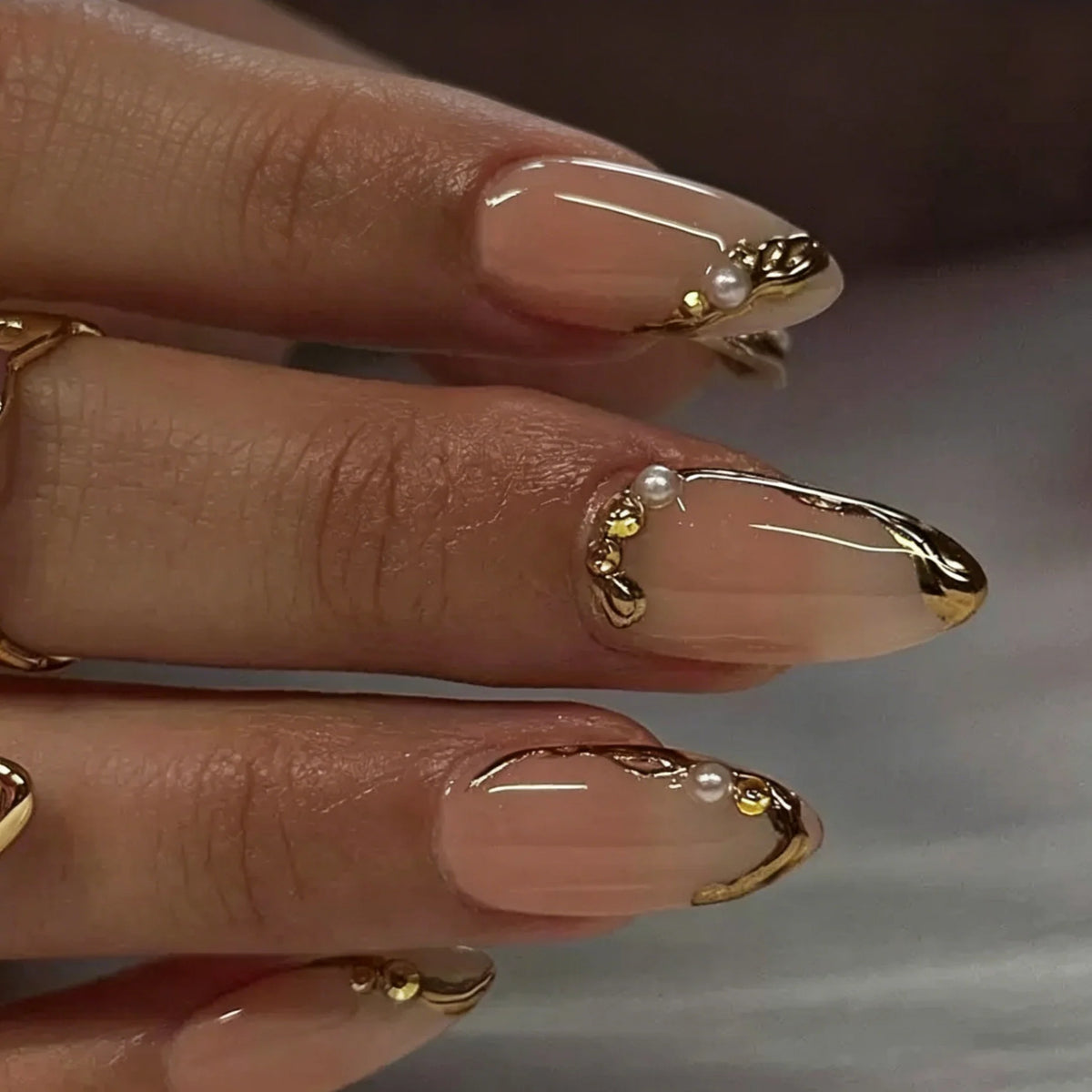 Acrylic Nail Set Nude & Gold Accents 24-Piece