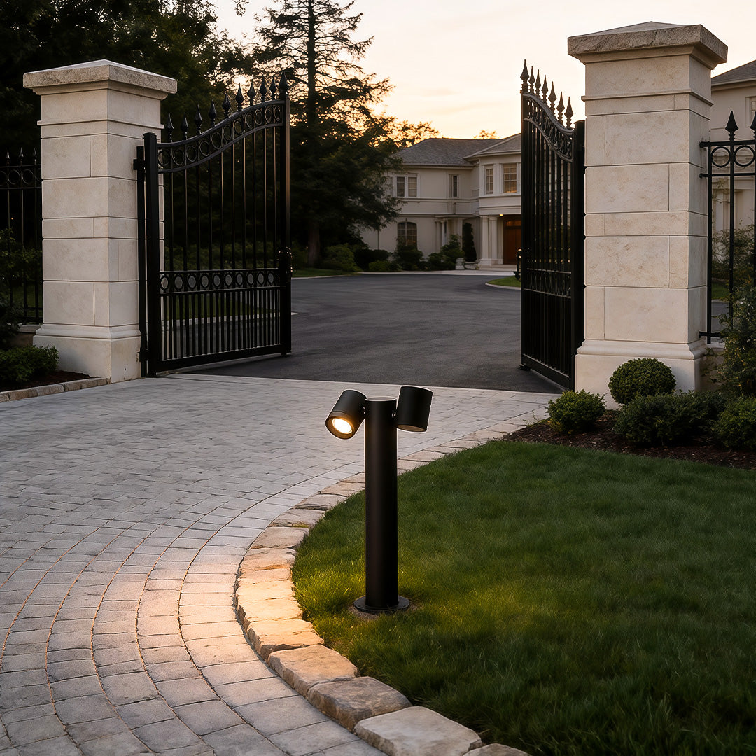 Adjustable Dual-Head Die-Cast Aluminum Bollard Light
