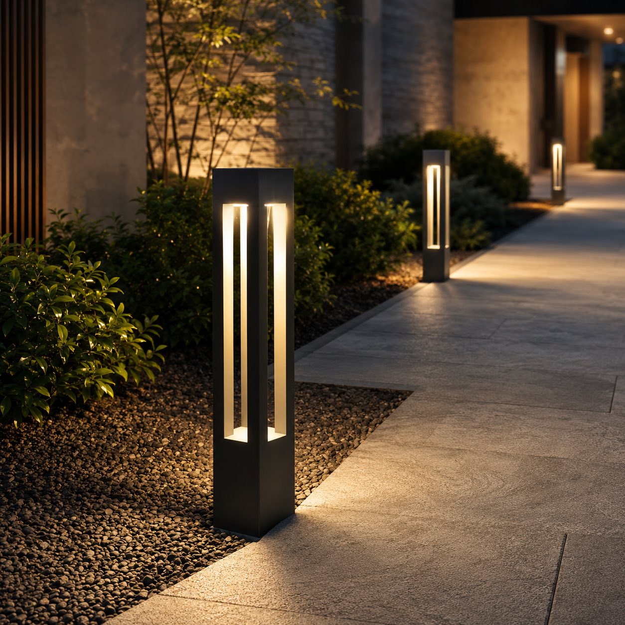 Adjustable Four-Beam Die-Cast Aluminum LED Bollard