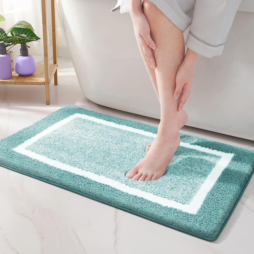 Anti-Slip Microfiber Plush Bath Mat (Machine Washable)