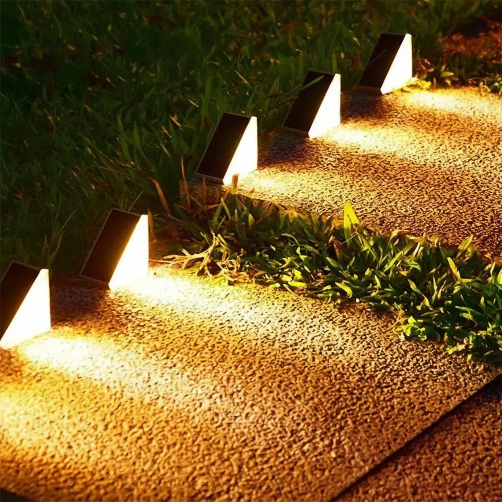 Automatic Dusk-To-Dawn Solar Step Light (IP67 Waterproof)