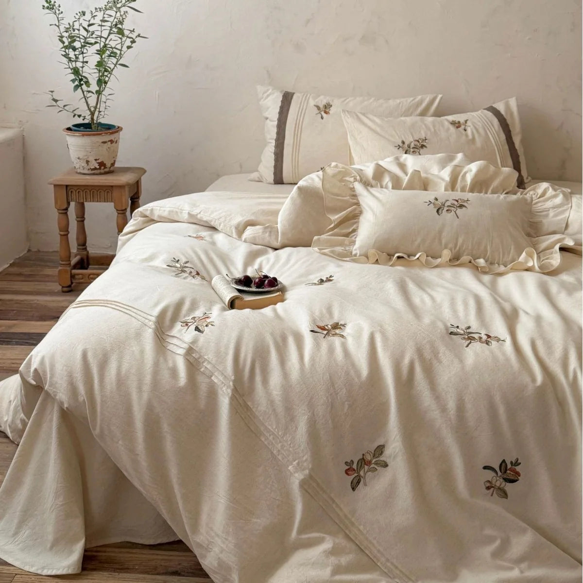 Bedding Set 100% Cotton Embroidered Floral Ruffled Pillowcases